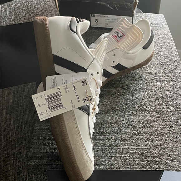 Adidas Samba Classic White and Black Shoes - Picture 1 of 4
